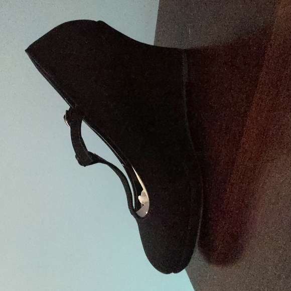 Modcloth Suede T-strap Wedges Black - Picture 5 of 10